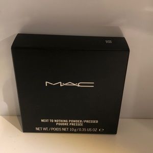 MAC Next to nothing Powder/Pressed